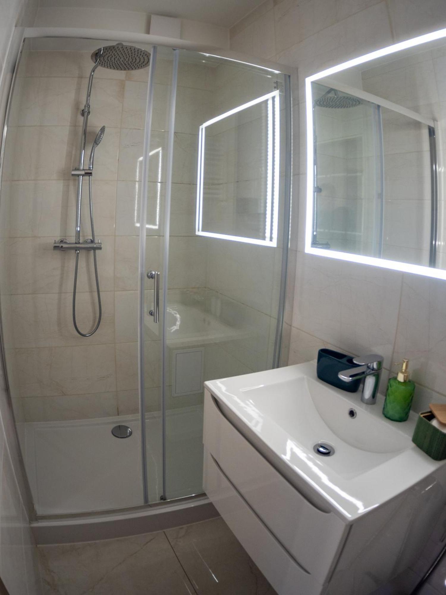 Apartament Classic Comfort Aleja Nmp 8 - Free Parking Częstochowa Eksteriør bilde